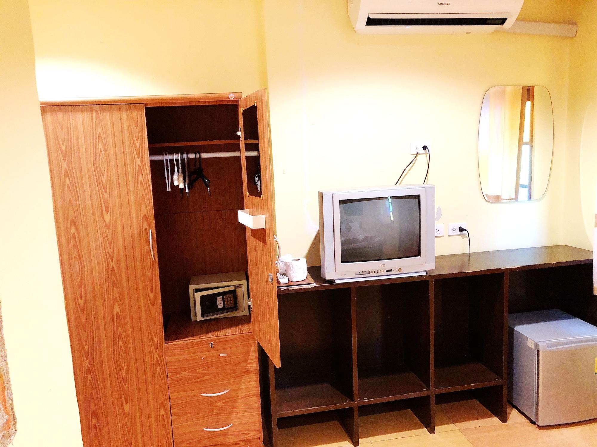 Goldsea Beach Patong Exterior foto