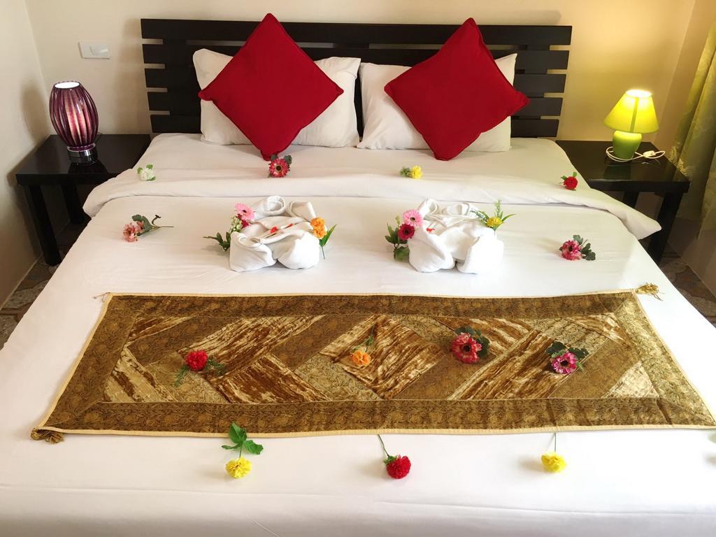 Goldsea Beach Patong Exterior foto